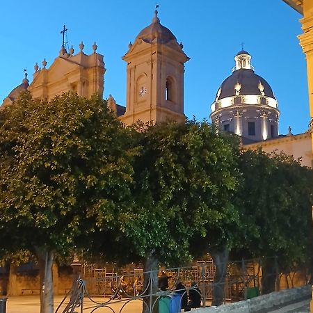 Casa Vacanza Zeus Noto Exterior foto